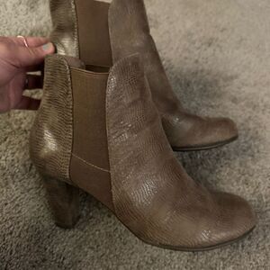 A2 by Aerosoles Snakeskin Print Boots Women's Size 7 1/2 Tan Brown